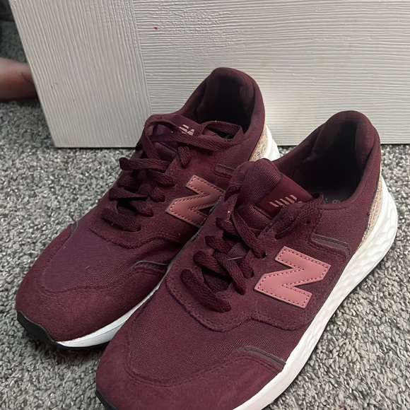 New Balance Women's Maroon and Pink Sneakers - Picture 1 of 2